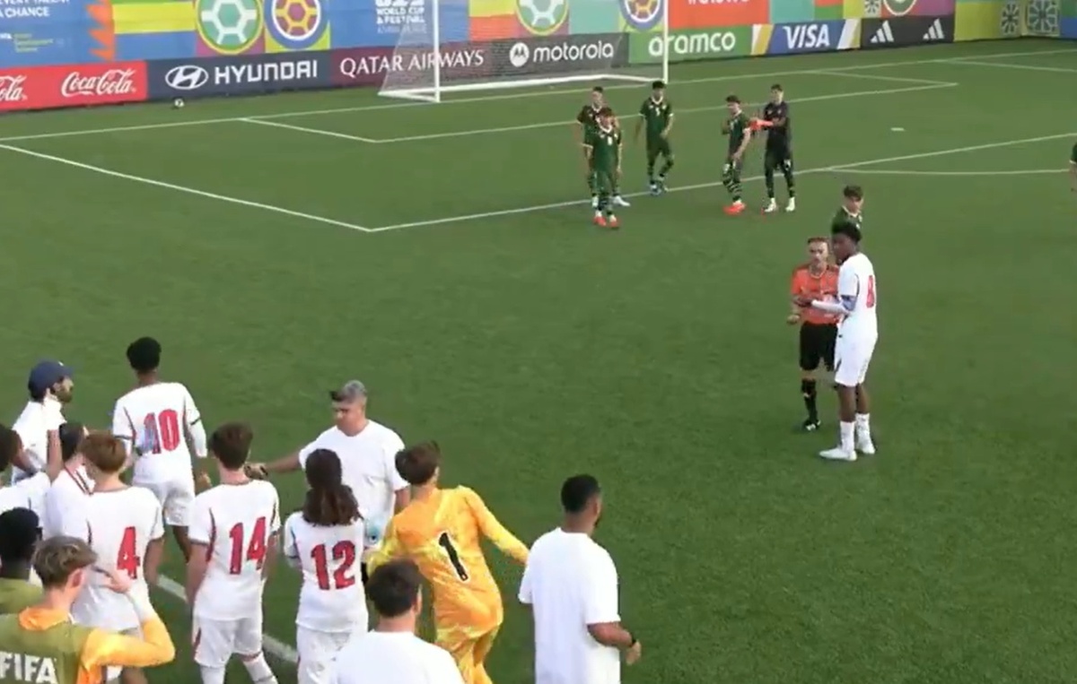 Mundial sub-15: Inglaterra se retiró de un partido ante Irlanda por un insulto racista