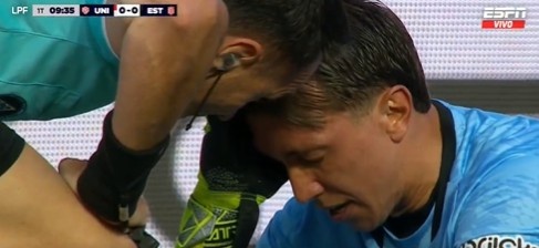 Argentina: Muslera sufrió un mareo en pleno partido, lo detuvo y generó preocupación