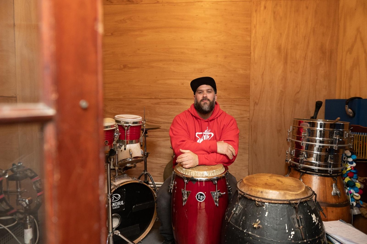 Mamba: el fenómeno barrial de percusión que cierra su primer ciclo musical en Inmigrantes