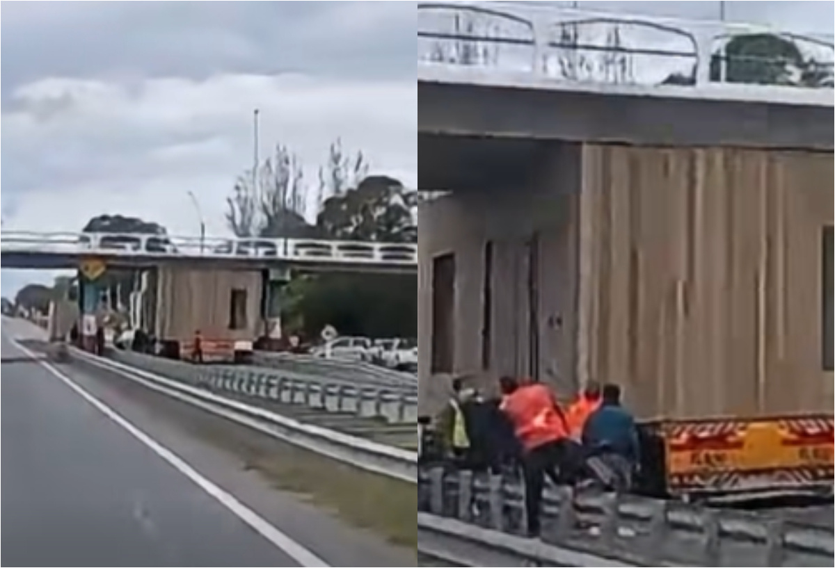 Raro: casas prefabricadas quedaron trabadas en un puente de la ruta Interbalnearia
