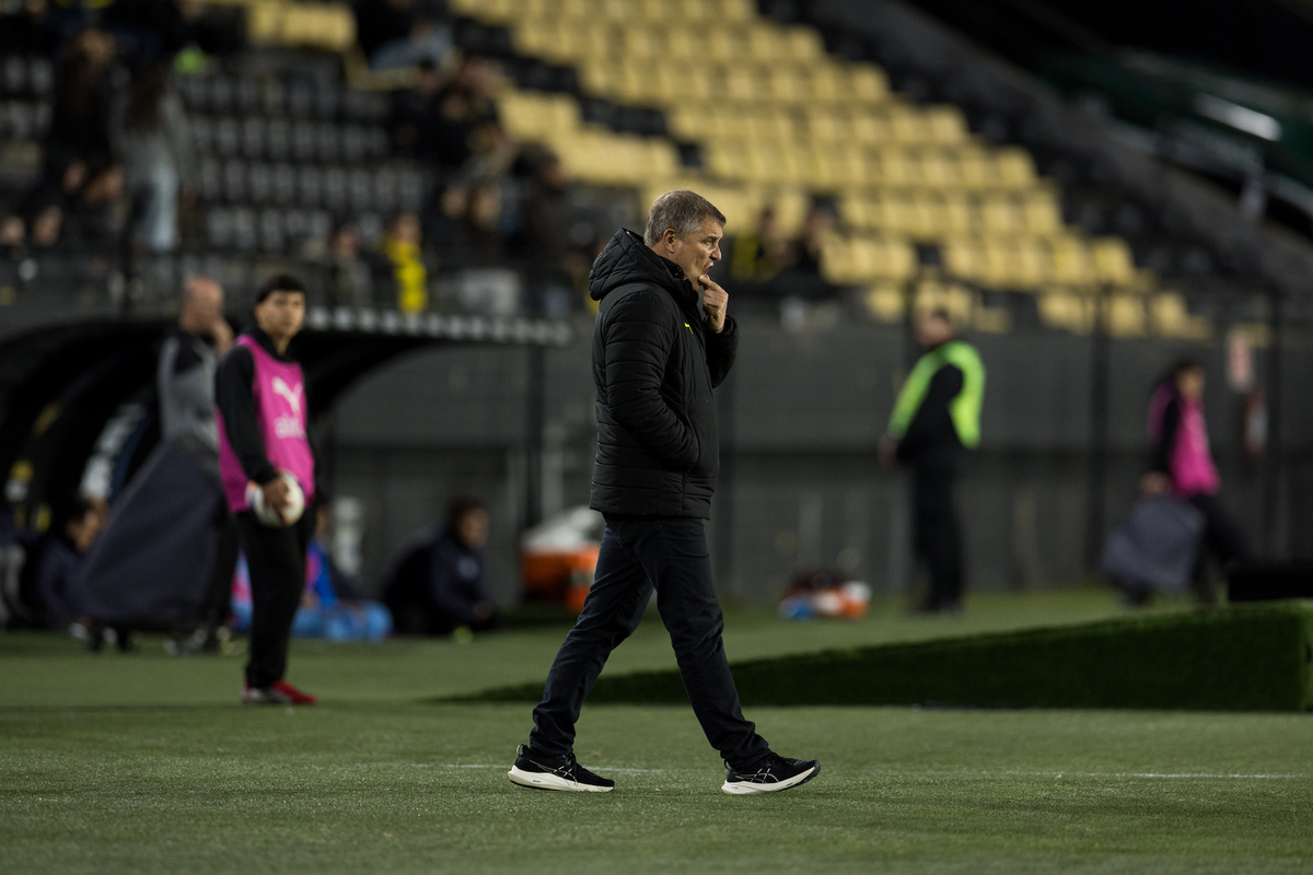 Diego Aguirre: “la gente siempre tiene razón” y “con el hincha de Peñarol está todo bien”