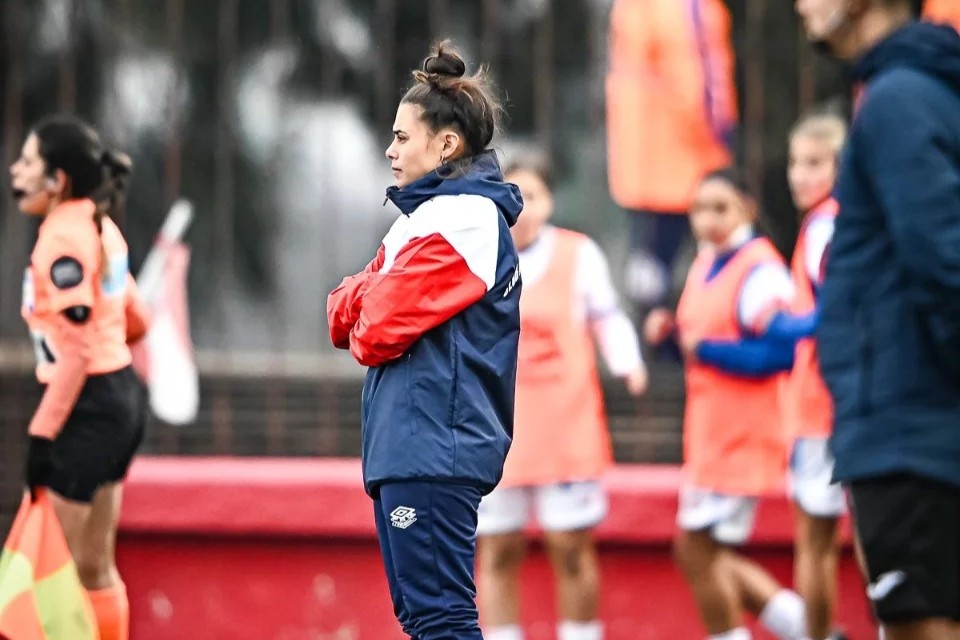 Femenino: Diego Testas dejó de ser el DT de Nacional y asumió histórica exjugadora