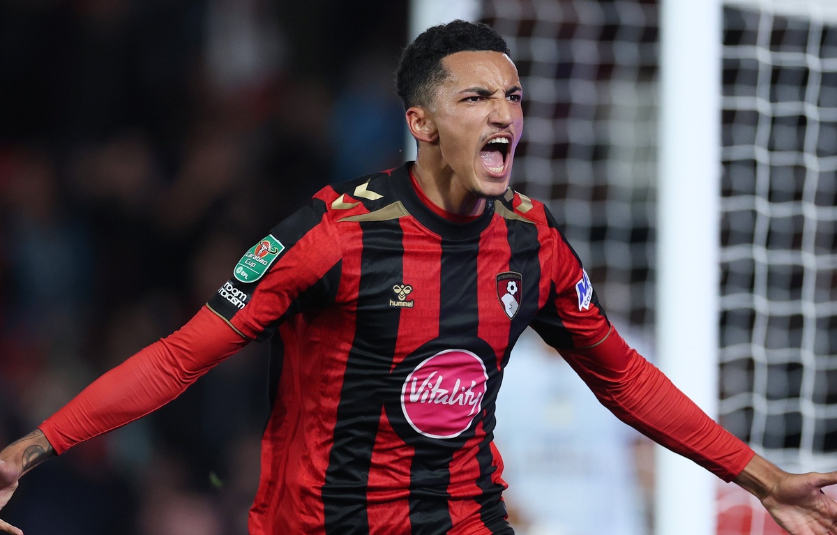 Copa de la Liga: Bournemouth, con gol de Álvaro Rodríguez, venció 3-0 al Aston Villa