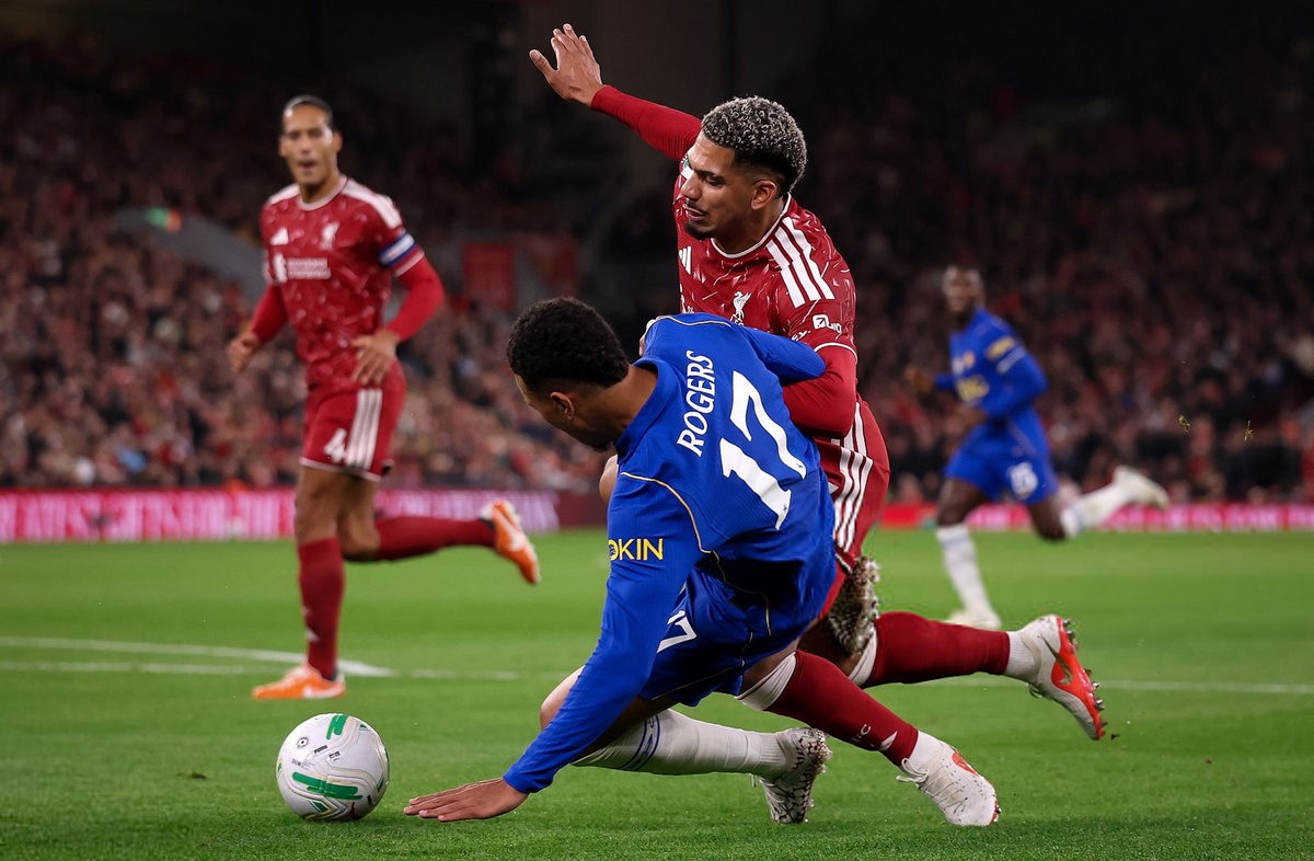 Copa de la Liga: Ronald Araujo fue figura en triunfo de Liverpool por penales ante Chelsea