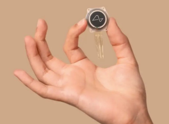 Neuralink lanzó Telepathy, el primer chip que permite comunicarse con la mente