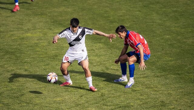 Apretados abajo
