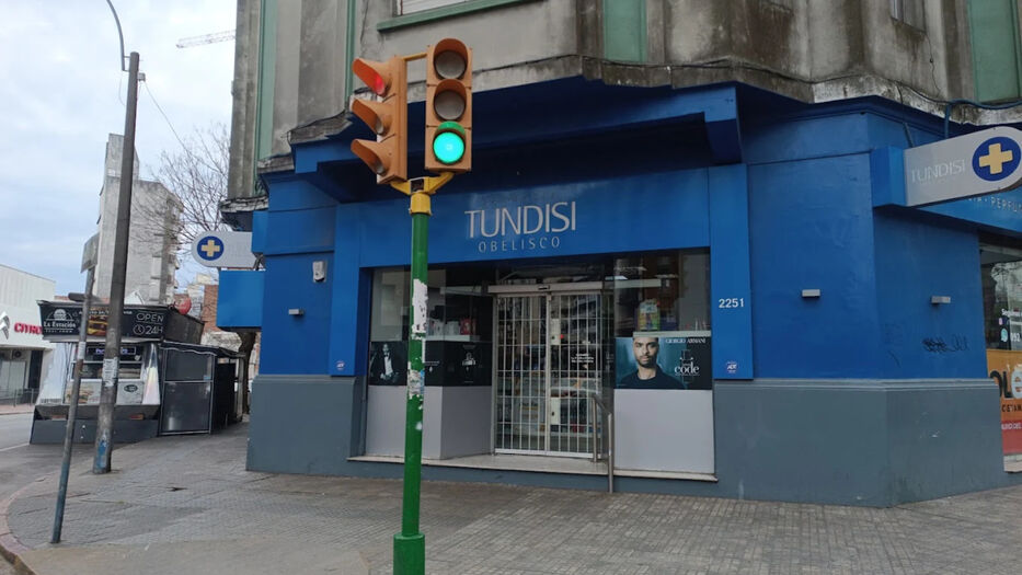 Farmacia en 18 de Julio sufrió su quinto robo en lo que va del año; hay cuatro detenidos