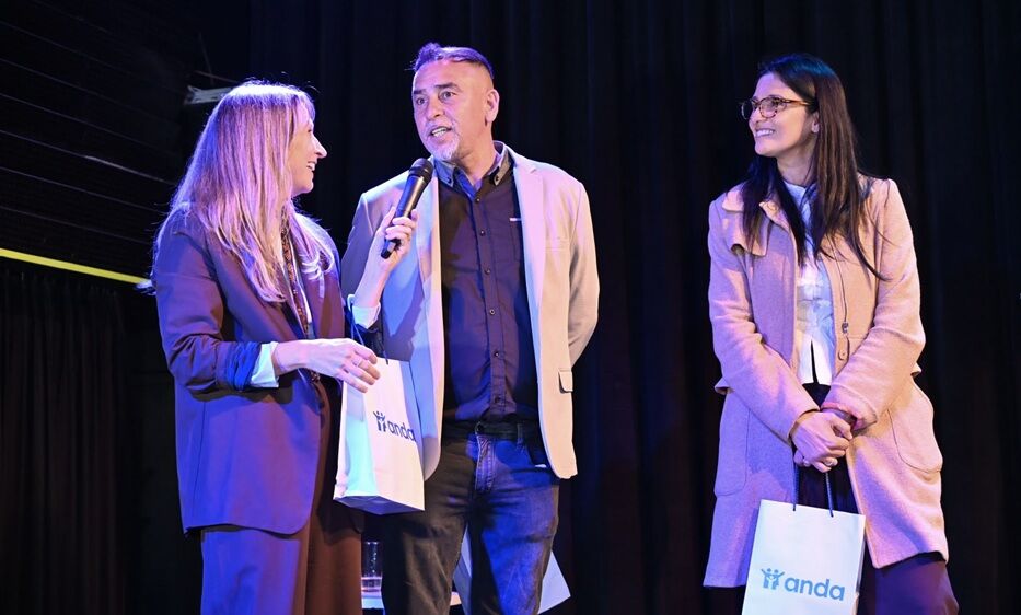 Manuela da Silveira, Pato Sosa y Claudia Umpiérrez. Foto: cedida a Montevideo Portal