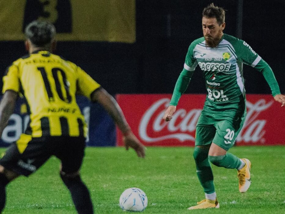 Carlos Pimienta jugando en Cerrito. Foto: Instagram @carlos.pimientaaa