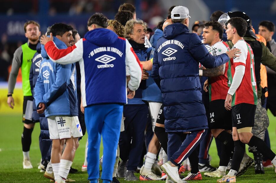 Los muchachos se entretienen