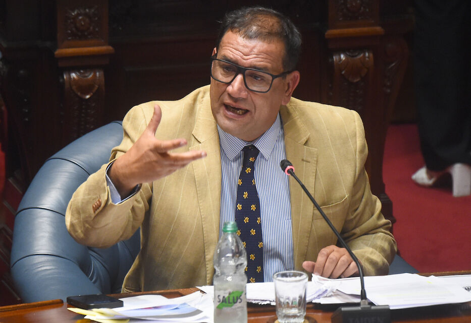 “Son moda”: Da Silva presentó proyecto para prohibir centros de datos cerca de acuíferos
