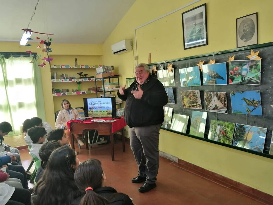 Daniel Pereira, el jubilado de Minas que se dedica a observar aves y a enseñar a cuidarlas